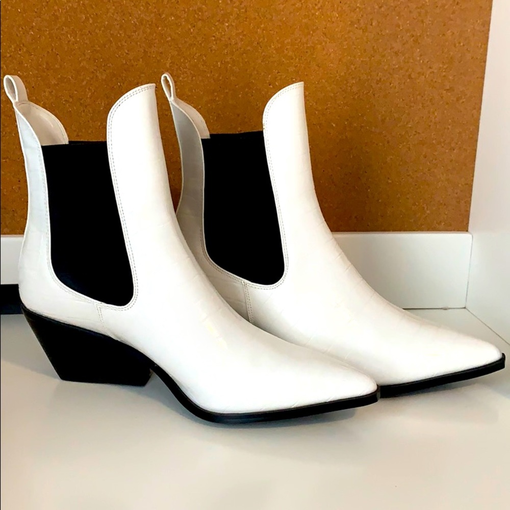 Princess Polly “Hold On Boot White Croc” - Picture 2 of 4